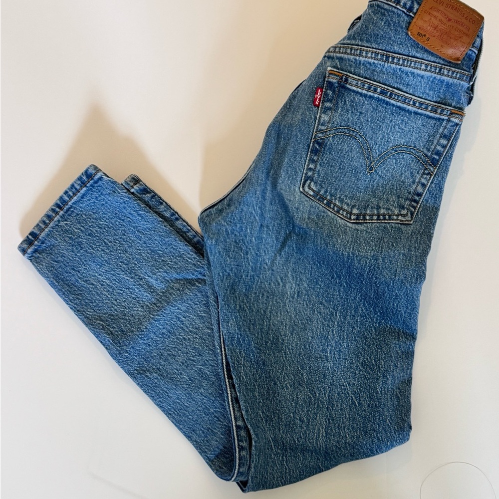 Levi’s Women’s premium high waisted straight jeans